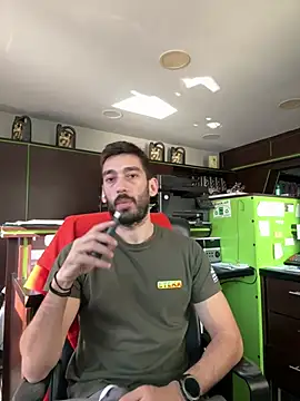 Snapshot of dk2995 chatting on 12/13/24, 10:30 dk2995 online show from 12/13/24, 10:30