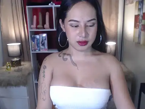 Snapshot of FrancineGarcia chatting on 07/18/26, 04:44 FrancineGarcia online show from 07/18/26, 04:44