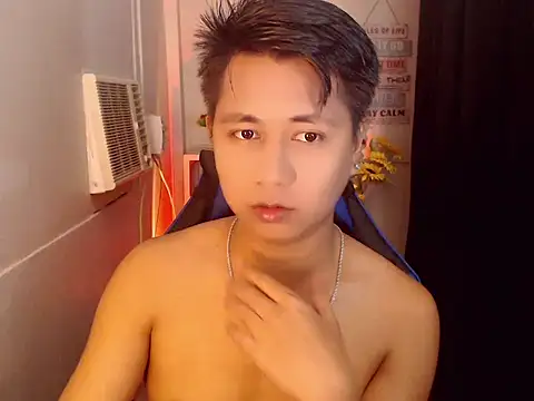 Snapshot of khael_moreno chatting on 11/11/25, 10:54 khael moreno online show from 11/11/25, 10:54