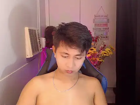 Snapshot of khael_moreno chatting on 11/15/25, 06:04 khael moreno online show from 11/15/25, 06:04