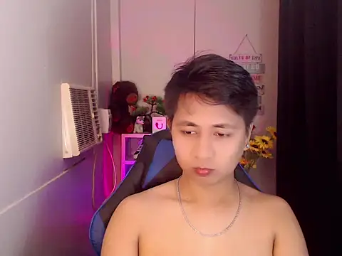 Snapshot of khael_moreno chatting on 11/18/25, 12:38 khael moreno online show from 11/18/25, 12:38