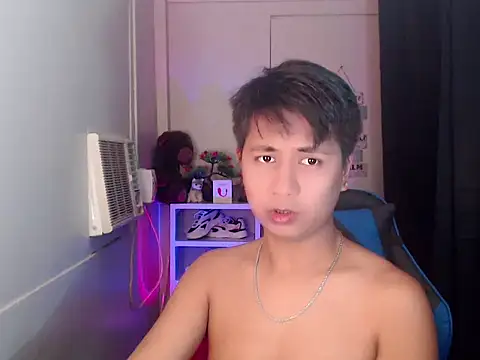 Snapshot of khael_moreno chatting on 11/20/25, 03:50 khael moreno online show from 11/20/25, 03:50