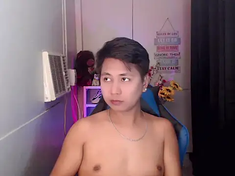 Snapshot of khael_moreno chatting on 11/21/25, 01:59 khael moreno online show from 11/21/25, 01:59