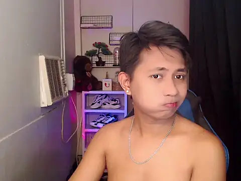 Snapshot of khael_moreno chatting on 11/23/25, 11:04 khael moreno online show from 11/23/25, 11:04