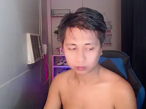 Snapshot of khael_moreno chatting on 11/26/25, 11:17 khael moreno online show from 11/26/25, 11:17