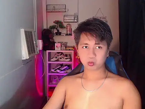 Snapshot of khael_moreno chatting on 11/30/25, 12:36 khael moreno online show from 11/30/25, 12:36