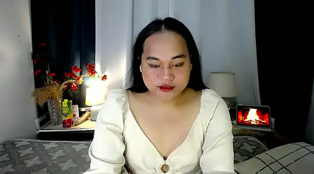 Snapshot of bettina_love chatting on 12/09/24, 08:44 bettina love online show from 12/09/24, 08:44