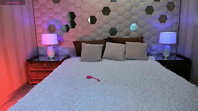 XLindaMilfX online show from 02/20/26, 08:09