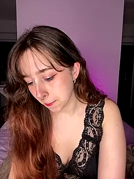 Snapshot of tsuki_chan_on chatting on 09/09/25, 04:45 tsuki chan on online show from 09/09/25, 04:45