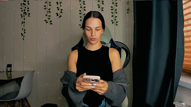 KarlaSim online show from 09/23/25, 11:24