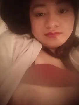 Snapshot of kitty_222 chatting on 05/20/26, 02:18 kitty 222 online show from 05/20/26, 02:18