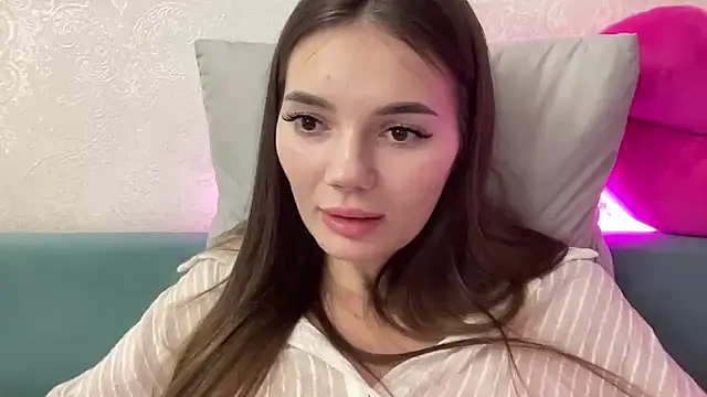 Snapshot of Miracle_angel_ chatting on 12/09/24, 06:57 Miracle angel  online show from 12/09/24, 06:57