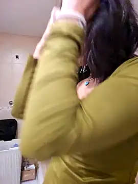 Snapshot of Goldenlace chatting on 01/14/26, 12:00 Goldenlace online show from 01/14/26, 12:00