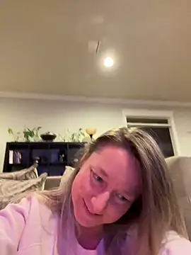 Snapshot of Vivian_MayXxX chatting on 12/19/24, 12:34 Vivian MayXxX online show from 12/19/24, 12:34