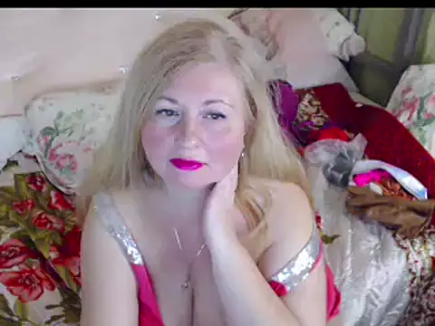 Snapshot of BustyDonnaSexyy chatting on 02/17/25, 10:14 BustyDonnaSexyy online show from 02/17/25, 10:14