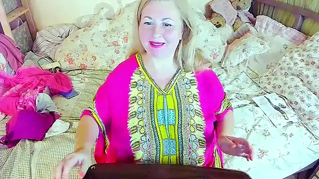 Snapshot of BustyDonnaSexyy chatting on 10/14/25, 07:47 BustyDonnaSexyy online show from 10/14/25, 07:47