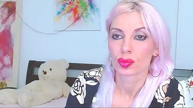 HoneyLara online show from 10/10/25, 08:52