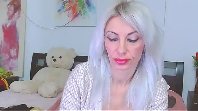 HoneyLara online show from 12/22/25, 06:38