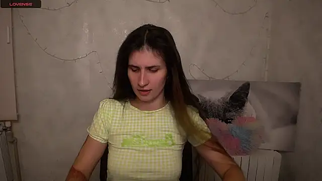 Snapshot of MaryEm976 chatting on 07/27/26, 10:44 MaryEm976 online show from 07/27/26, 10:44