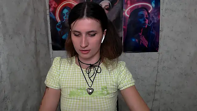 Snapshot of MaryEm976 chatting on 07/31/26, 10:47 MaryEm976 online show from 07/31/26, 10:47
