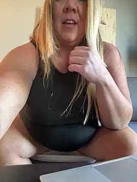 Snapshot of JESS_LOVES chatting on 03/09/25, 04:00 JESS LOVES online show from 03/09/25, 04:00