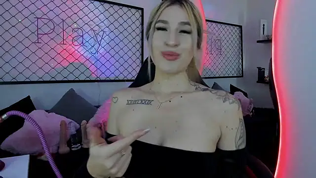 Atenea Klett  online show from 02/03/25, 01:30