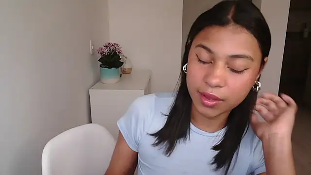 dark enchantress  online show from 12/08/24, 10:25