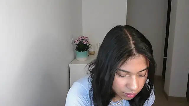 dark enchantress  online show from 12/13/24, 11:39