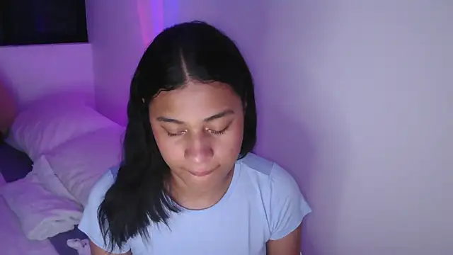 dark enchantress  online show from 03/18/25, 12:05