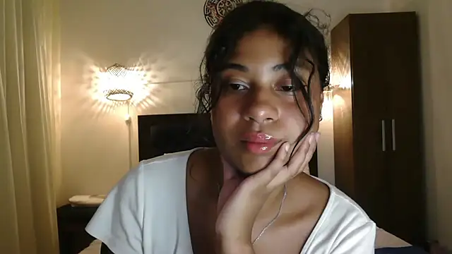 Snapshot of dark_enchantress_ chatting on 03/28/26, 04:56 dark enchantress online show from 03/28/26, 04:56