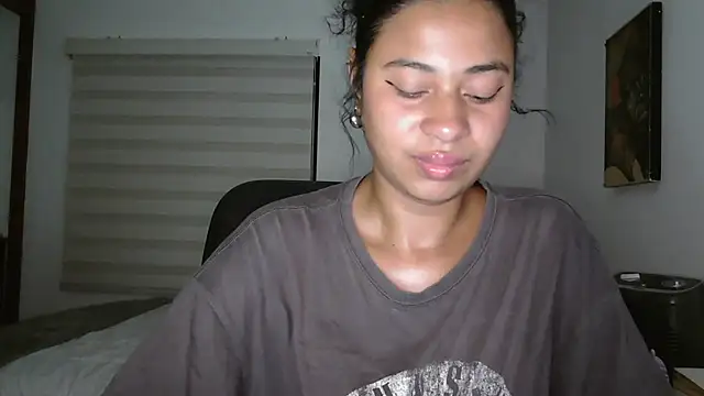 Snapshot of dark_enchantress_ chatting on 07/09/26, 12:15 dark enchantress online show from 07/09/26, 12:15