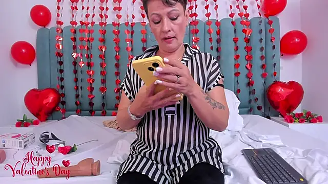 marianaaguii online show from 02/15/25, 09:16