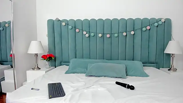 marianaaguii online show from 02/19/25, 11:49