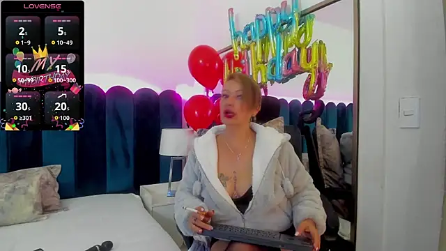 marianaaguii online show from 10/01/25, 02:01