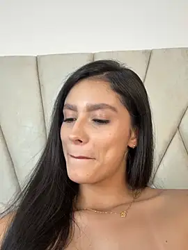 Lauraxx69 online show from 07/12/26, 08:05