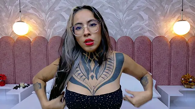 Snapshot of NicoleBlum chatting on 01/23/25, 12:41 NicoleBlum online show from 01/23/25, 12:41