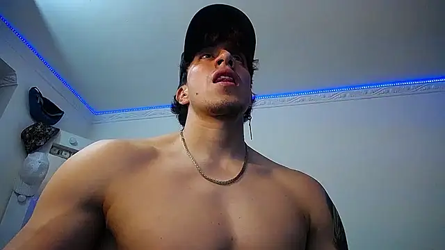 Snapshot of strongboy_ chatting on 01/24/25, 11:56 strongboy online show from 01/24/25, 11:56