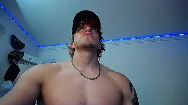 Snapshot of strongboy_ chatting on 03/13/25, 01:54 strongboy online show from 03/13/25, 01:54