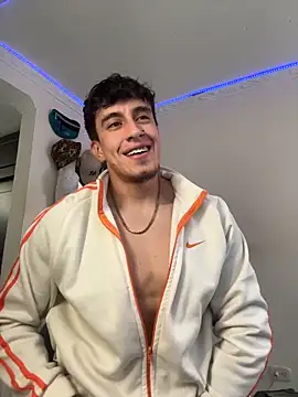 strongboy  online show from 02/17/26, 05:52