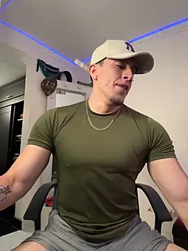 strongboy  online show from 03/31/26, 07:25