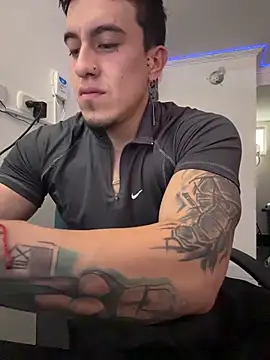 strongboy  online show from 04/07/26, 07:36