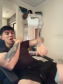 strongboy  online show from 06/09/26, 05:02