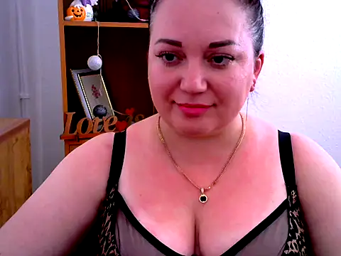 Snapshot of AmanaGi chatting on 11/03/25, 04:41 AmanaGi online show from 11/03/25, 04:41