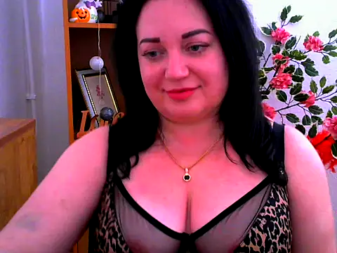 Snapshot of AmanaGi chatting on 12/15/25, 04:55 AmanaGi online show from 12/15/25, 04:55