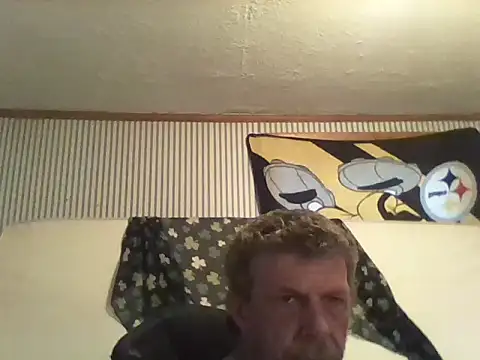 Snapshot of mrbigandthick1860 chatting on 03/20/25, 10:29 mrbigandthick1860 online show from 03/20/25, 10:29