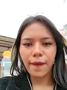 Snapshot of -Camila_ chatting on 12/19/24, 06:01 -Camila online show from 12/19/24, 06:01