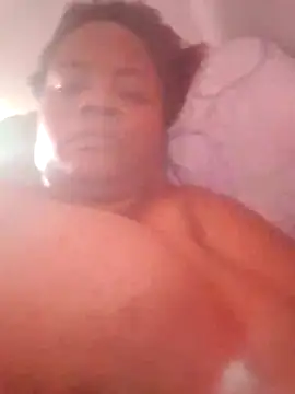 Snapshot of bigtitssxx chatting on 07/19/26, 05:38 bigtitssxx online show from 07/19/26, 05:38