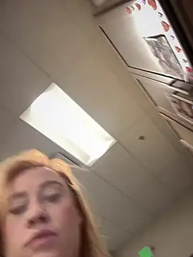 cinnatitties online show from 10/07/25, 04:15