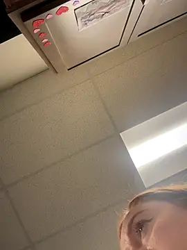 cinnatitties online show from 10/23/25, 06:06