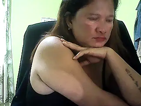 Snapshot of hott_scarlett chatting on 01/04/25, 06:19 hott scarlett online show from 01/04/25, 06:19